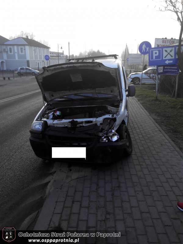 Kolizja drogowa w paprotni